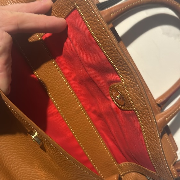 Dooney & Bourke Brown Pebble Leather Handbag & Crossbody w/ wallet & accessories - Picture 2 of 7